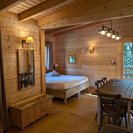Les Cabanes Dans Les Bois Logis Hotel Villedubert 외부 사진